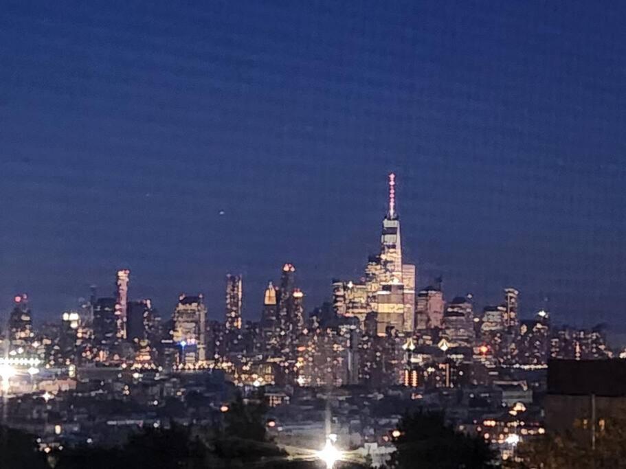 Luxurious 2 Bed ! Mins To Nyc! Apartment Union City Exterior photo